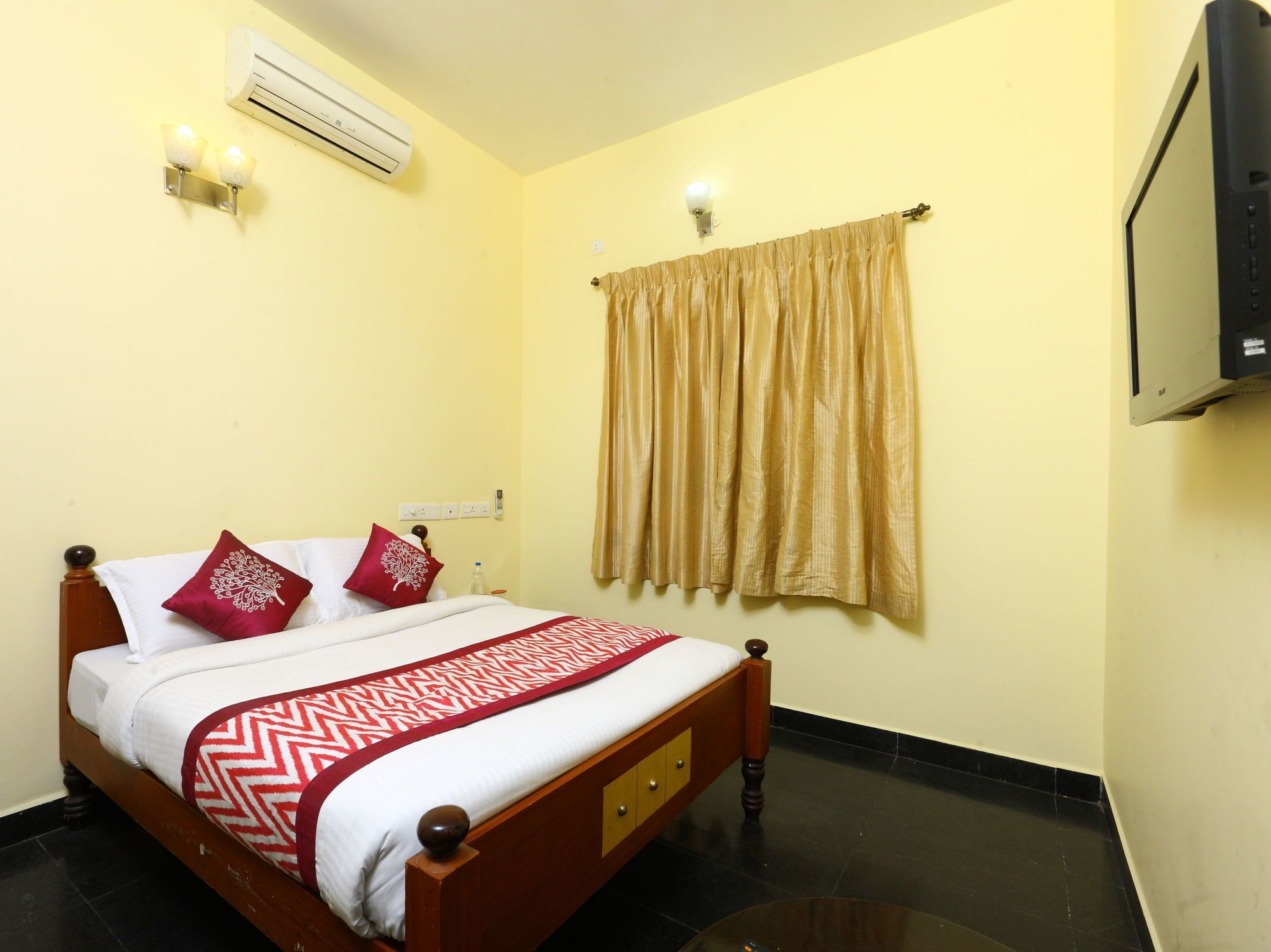 Oyo 10630 Hotel Nano Turf Madurai Exterior foto
